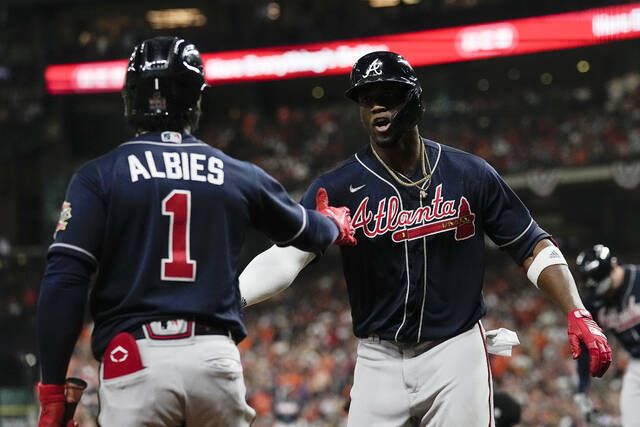 Soler helps Braves improve to 17-5 in August with win vs. Giants